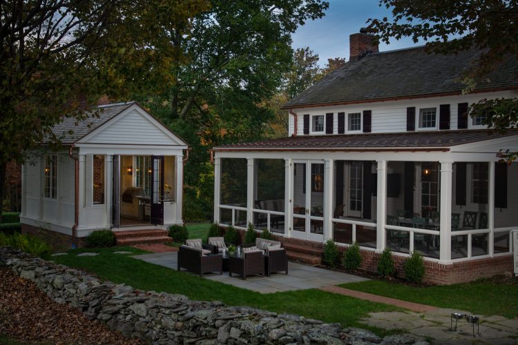 Building Your Backyard Oasis for the Summer